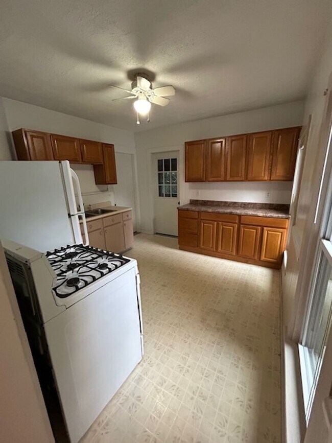 Building Photo - 964 Walnut St