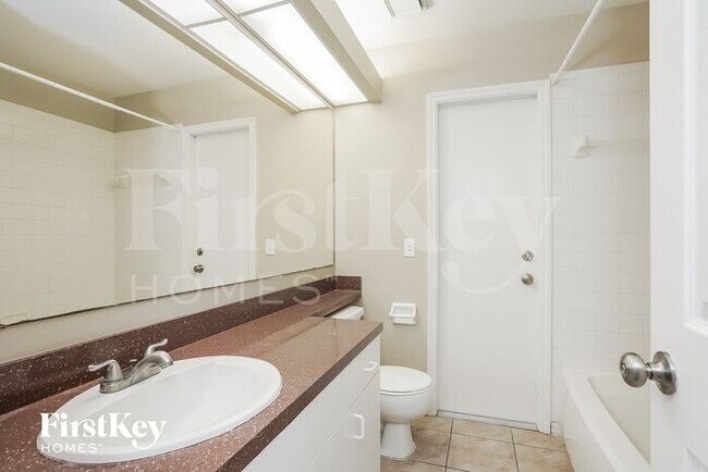 Building Photo - 8149 Anhinga Rd