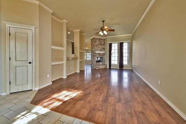 Building Photo - Amazing Home - 3 bed 2 bath - Edmond Schools