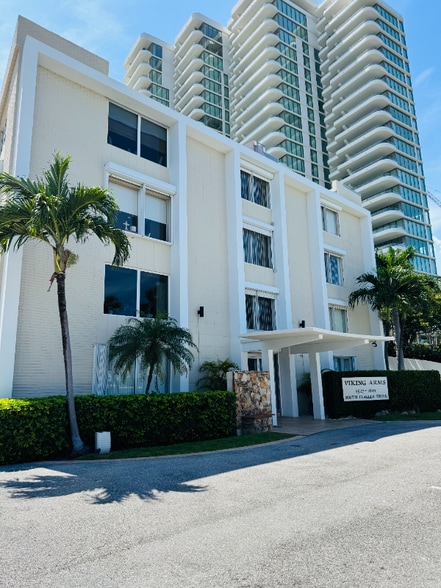 Primary Photo - 1527 S Flagler Dr