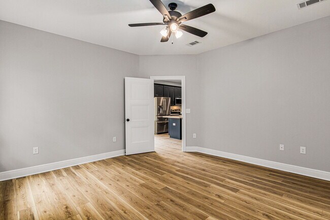 Building Photo - 7684 Old Hickory Dr