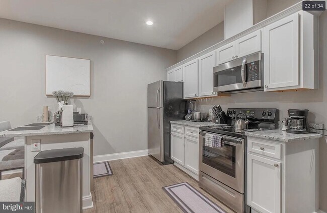 Building Photo - 3221 Noble St