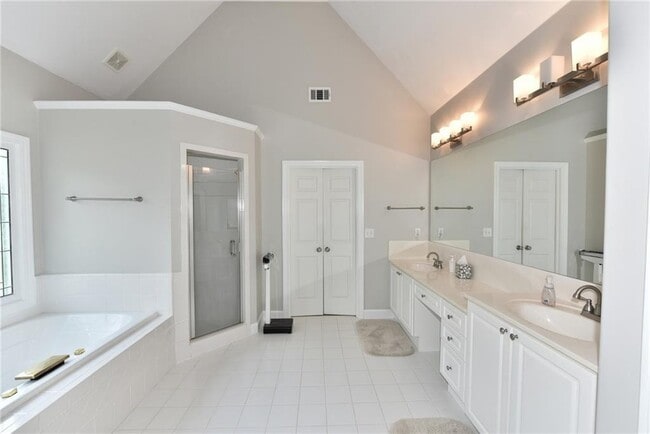 Building Photo - 735 Apsley Way