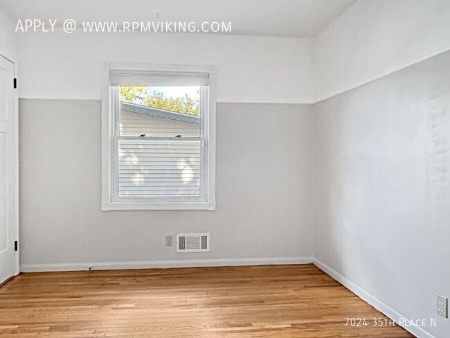 Building Photo - 3br 2ba 2cg ~ Security Deposit Free Altern...