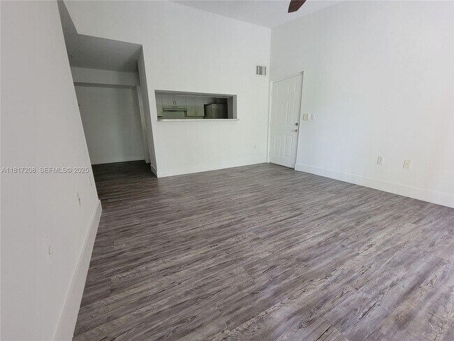 Building Photo - 4844 N State Rd 7