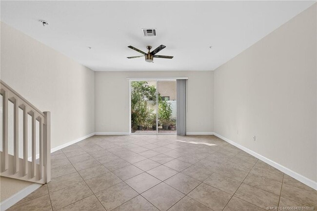 Building Photo - 9504 SW Otter Ln