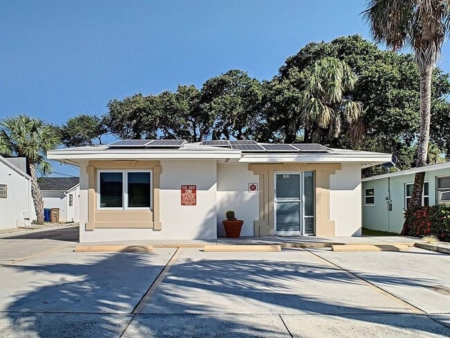 Primary Photo - 102 15th Ave