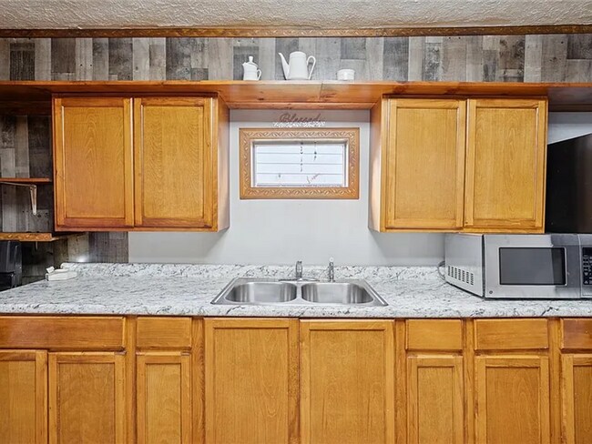 Building Photo - Charming 2 Bed 1 Bath in Butler!