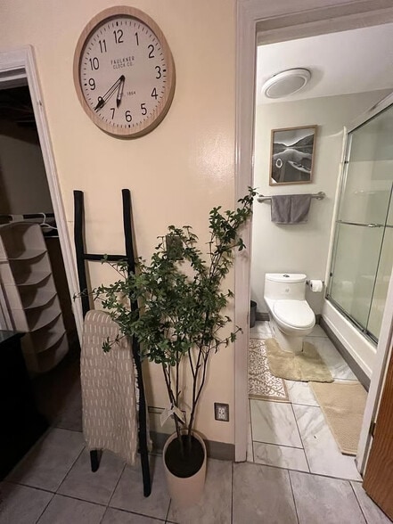 Building Photo - 106 Weatherstone Dr