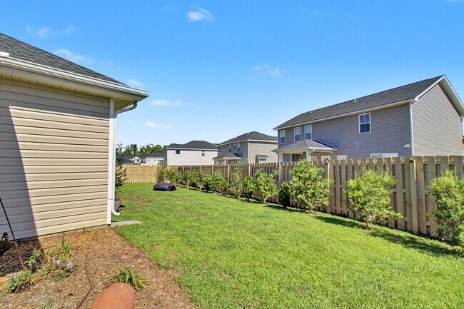 Building Photo - 303 Alder Pass