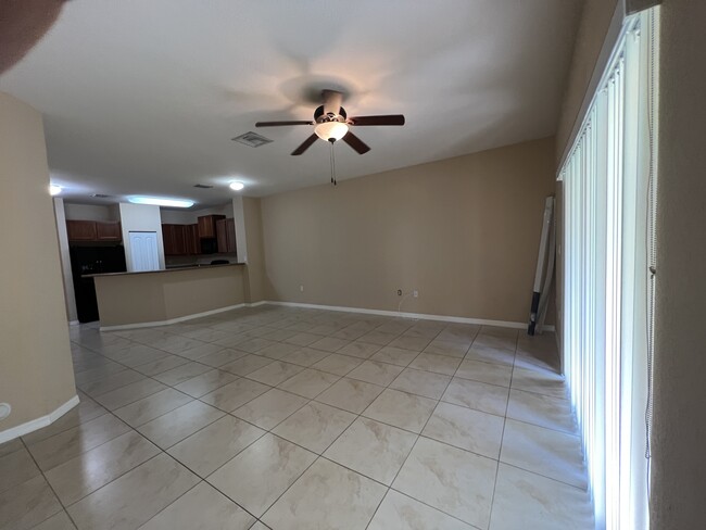 Building Photo - 3530 NW 29th Ct