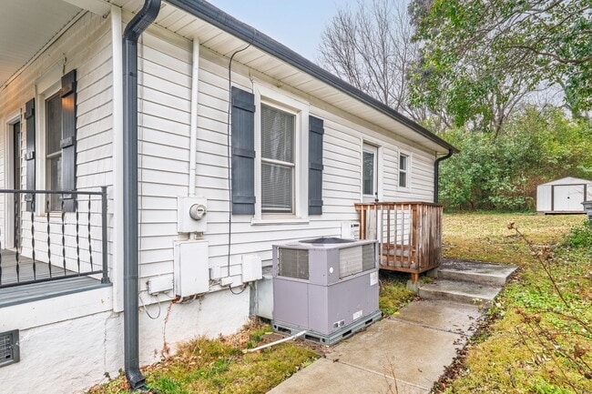 Building Photo - 306 Sacco St