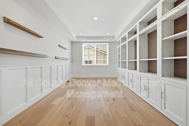 Building Photo - 16910 W 95th Pl