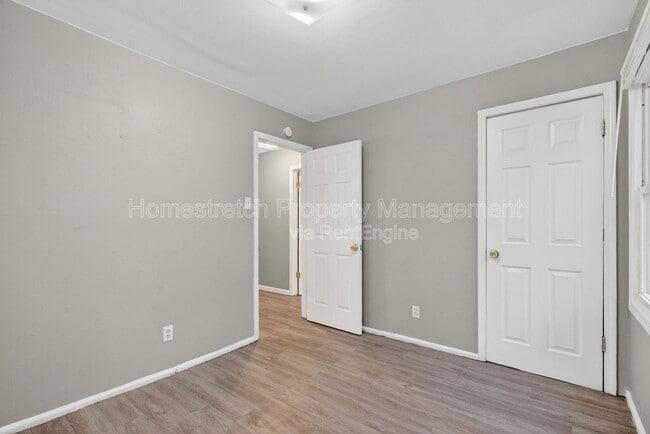 Building Photo - 129 Cameron Rd