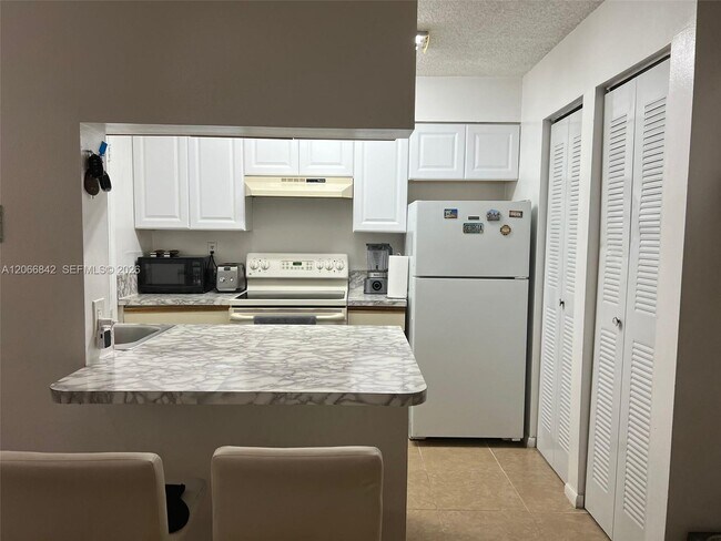 Building Photo - 17515 NW 67th Ct