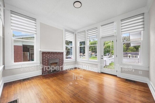 Building Photo - 113 Brawley St