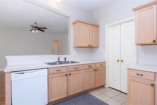 Building Photo - 3915 Lauderwood Ln