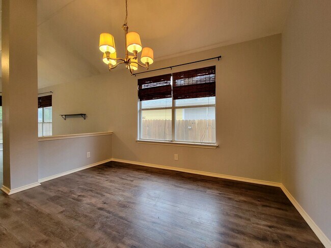 Building Photo - 722 Minturn Ln