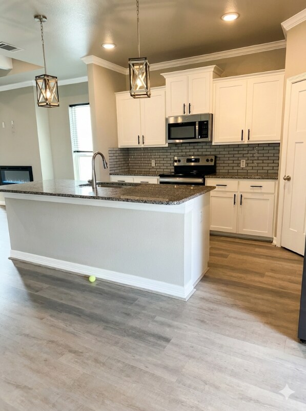 Building Photo - 104 Seattle Slew Dr