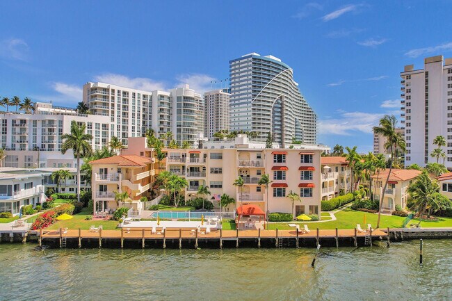 Building Photo - 341 N Birch Rd