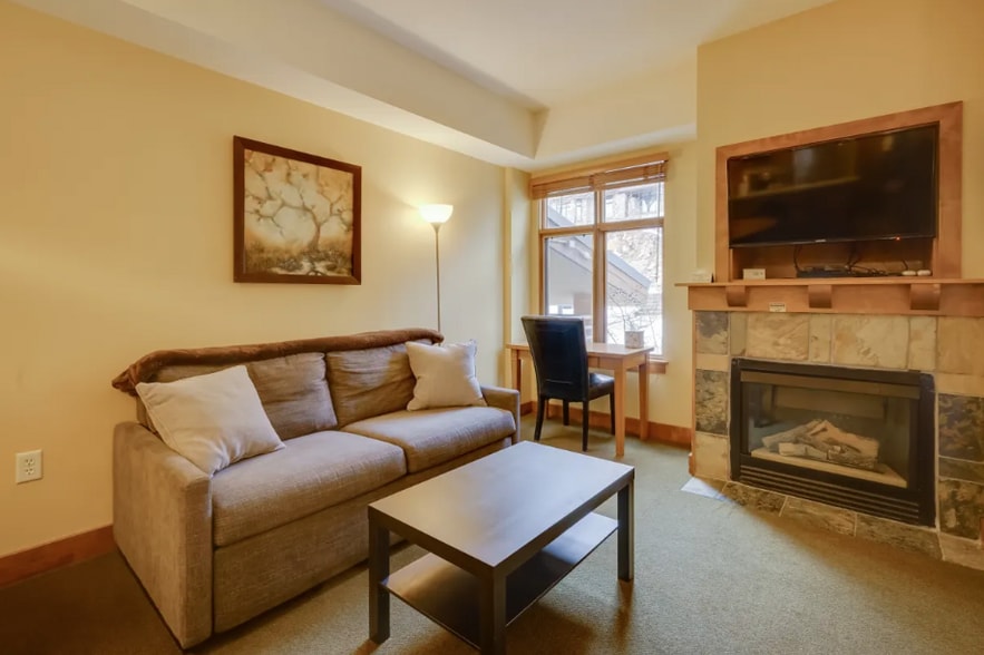 Building Photo - 3720 Sundial Ct