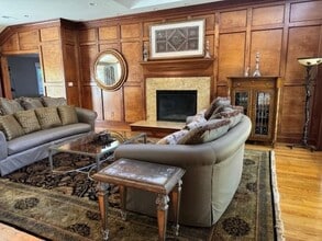 Building Photo - 102 Overhill Rd