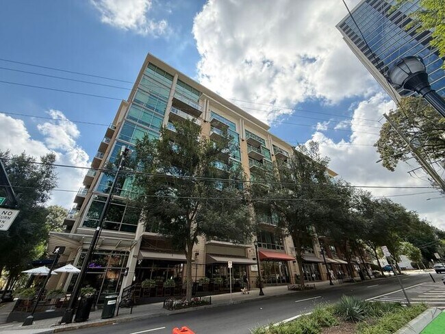 Building Photo - Luxury Midtown 1 Bedroom Condo, Polished Concrete Floors, City Views!