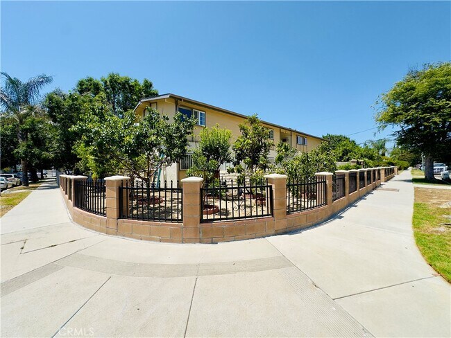 Building Photo - 18556 Community St
