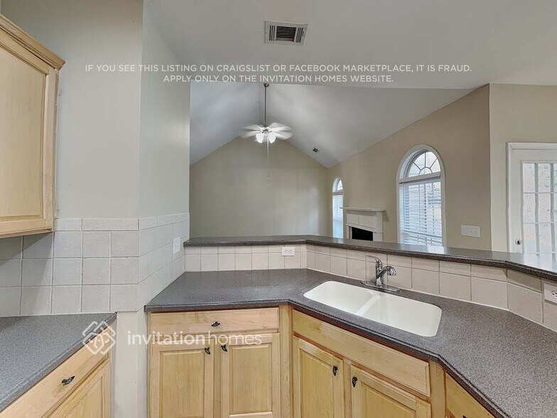 Building Photo - 1160 Martins Down Dr SE