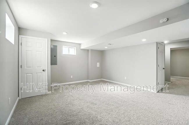 Building Photo - 6888 Lady Abigail Dr