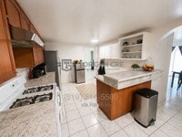 Building Photo - 2430 Bartel St
