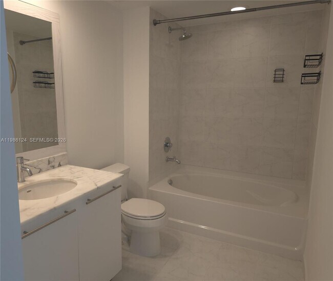 Building Photo - 950 Brickell Bay Dr