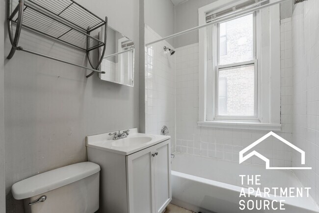 Building Photo - 241 W Scott St