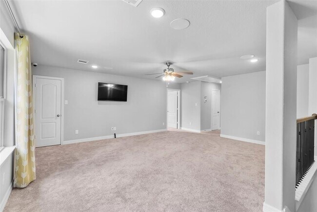 Building Photo - 135 Teralyn Grv Lp