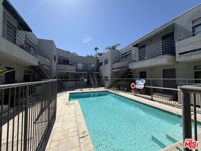 Building Photo - 18630 Burbank Blvd