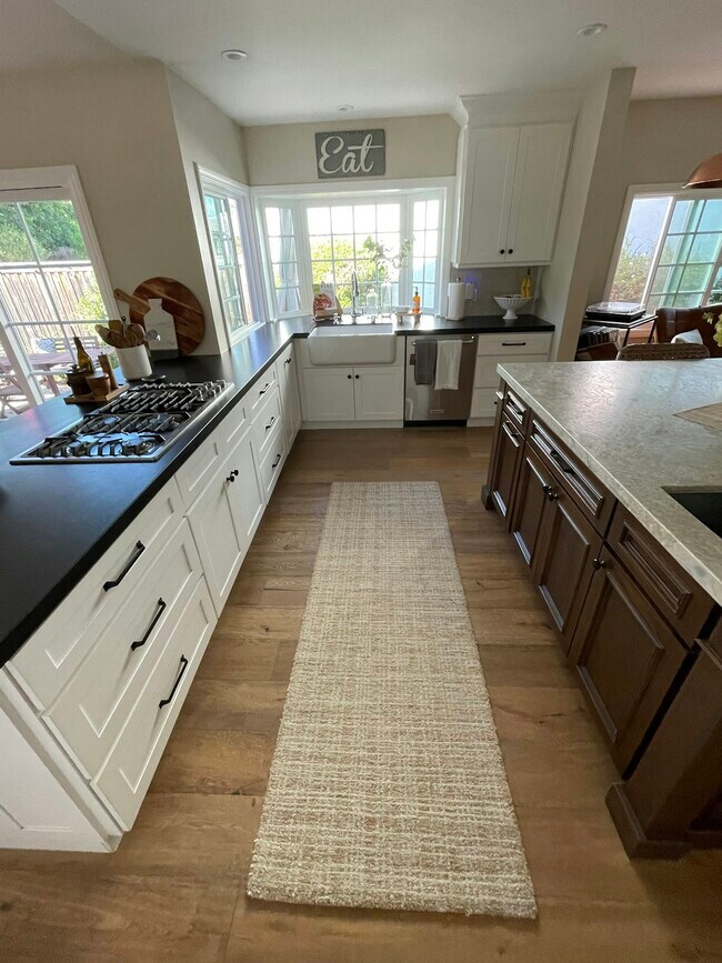 Building Photo - 48 Red Rock