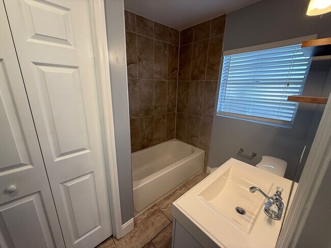 Building Photo - Beautiful 4BR/3BA Home