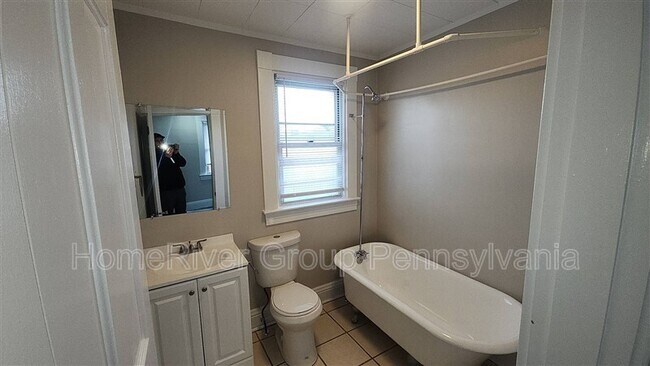 Building Photo - 303 Shady Ave