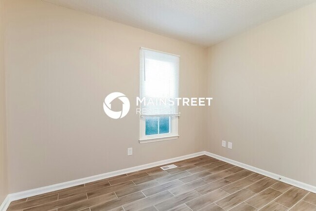 Building Photo - 3 Bedroom Pet-Friendly Home in CLAYTON, NC with Main Street Renewal