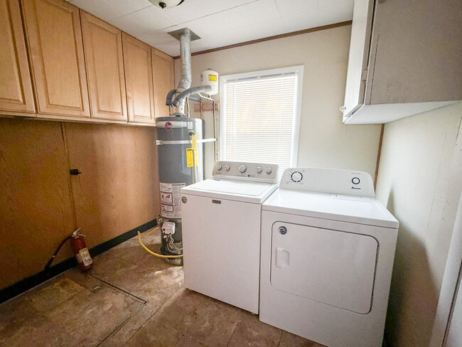 Building Photo - 1730 W Center St