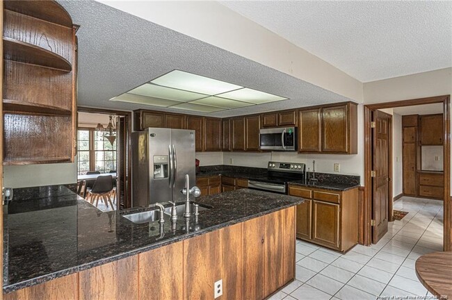 Building Photo - 6821 Thames Dr