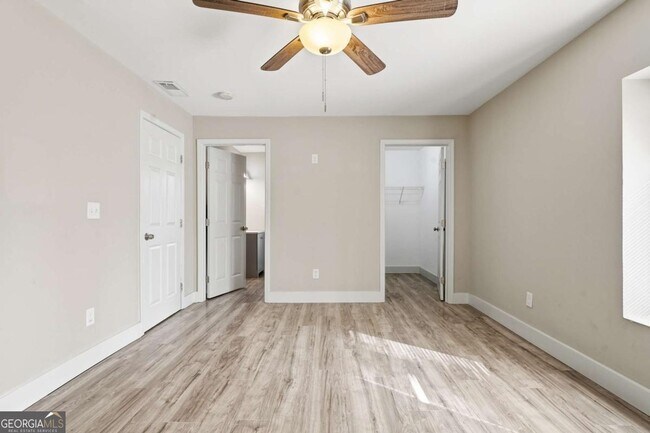 Building Photo - 1735 Carter Cir