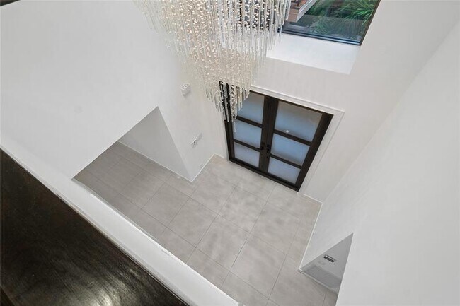 Building Photo - 6381 Via Rosa