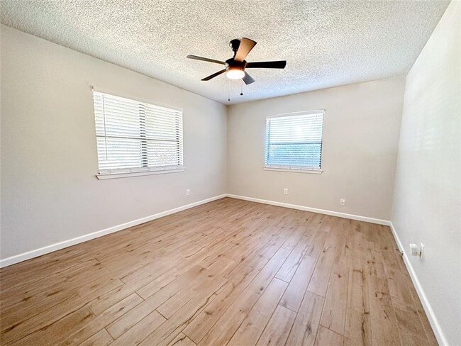 Building Photo - 11513 Whitewing Ave