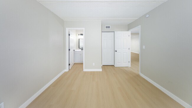 Building Photo - 2731 S Blair Stone Rd