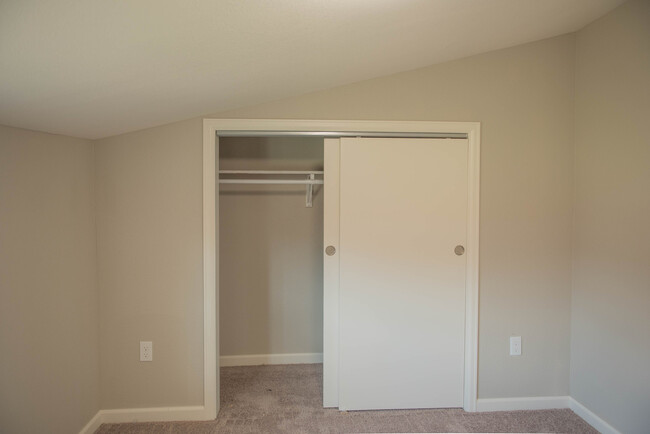 Building Photo - Remodeled house, yard, Granite, Stainless ...