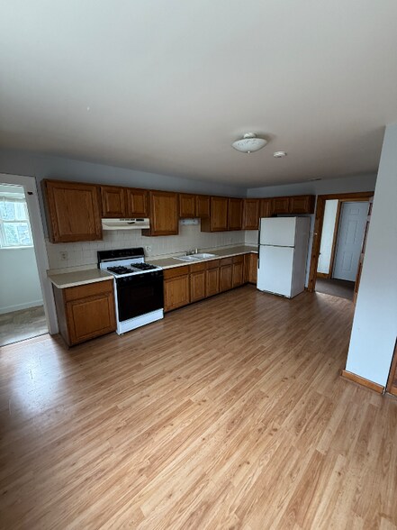 Primary Photo - 707 E Brady St