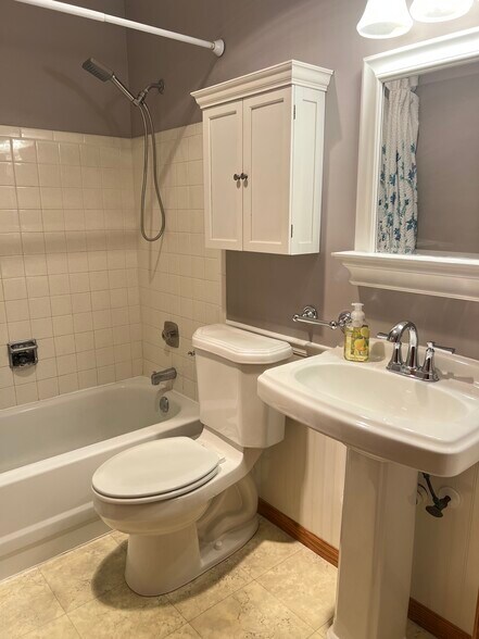 Building Photo - 1106 Wildberry Ct