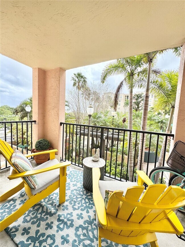 Building Photo - 520 SE 5 Ave