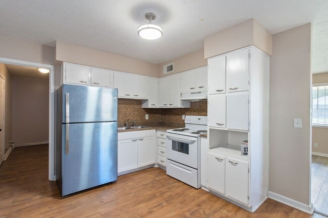 Building Photo - Total Electric! 3BR/1BA